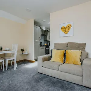Cosy 2nd Floor - King Size Bed & Free Parking Nottingham